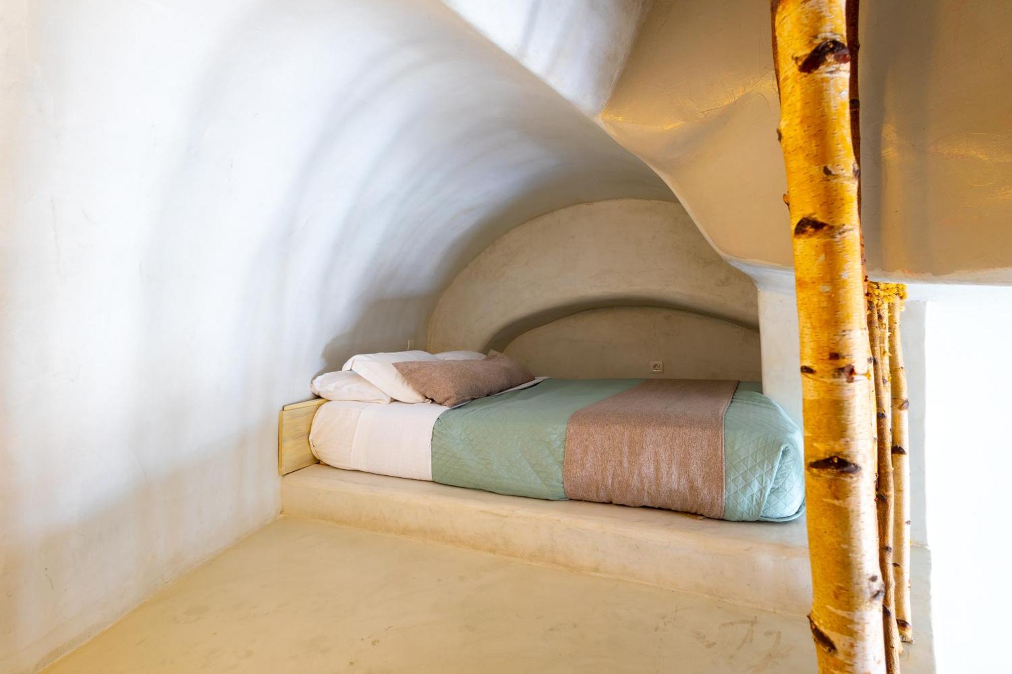 Rhenia'S Suites Oia  Bagian luar foto