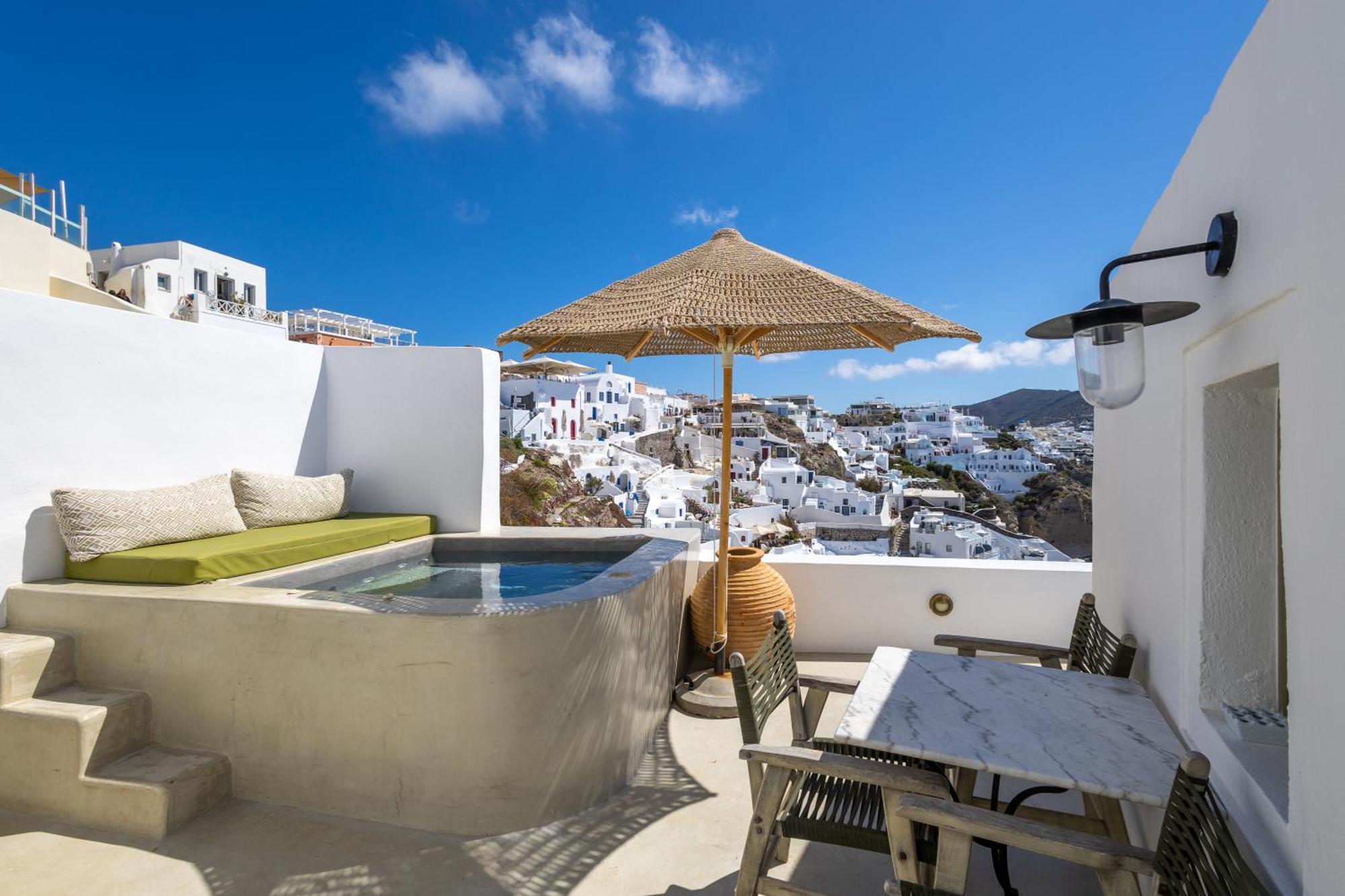 Rhenia'S Suites Oia  Bagian luar foto